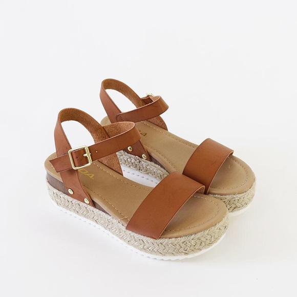 tan espadrille sandals